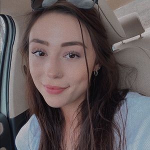 Meet your Posher, Alexandra